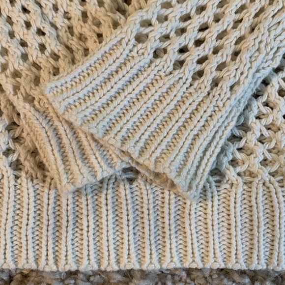 Roxy Crocheted Cream Sweater Women’s Medium - Picture 7 of 8
